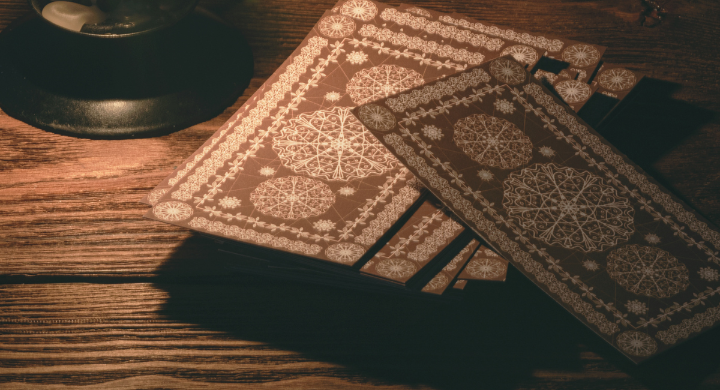 Le tarot peut-il prédire une relation à long terme ou une séparation rapide ?