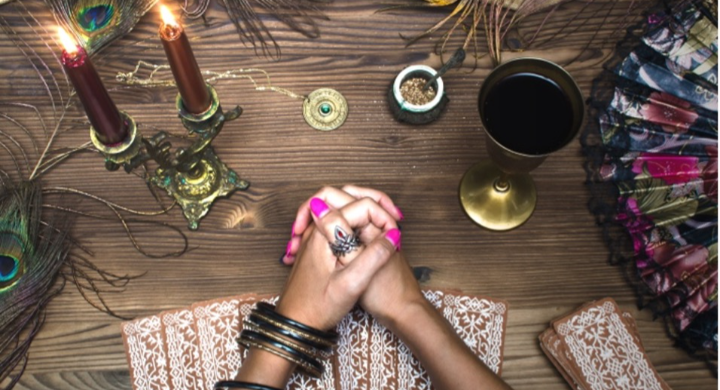Le tarot pour découvrir si votre partenaire vous cache des choses sur votre relation