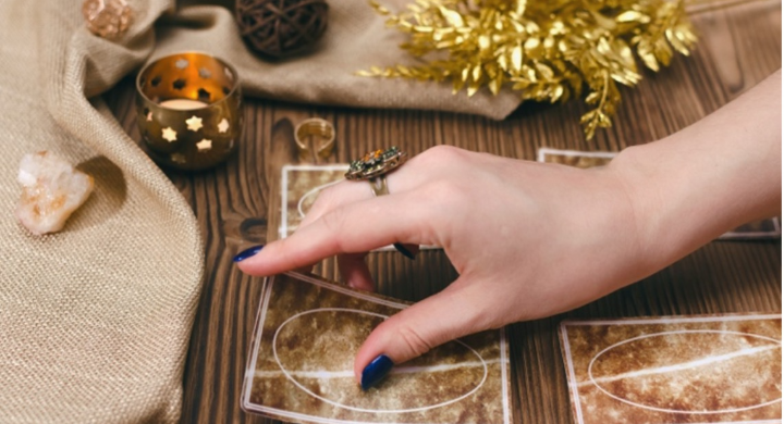 Tarot et séparation : Quels sont les messages des cartes sur un possible divorce ?