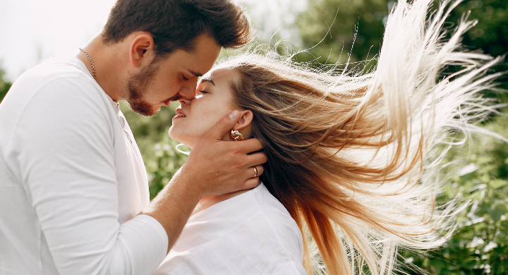 Votre magnétisme amoureux bloque-t-il certaines relations ? La voyance peut vous éclairer