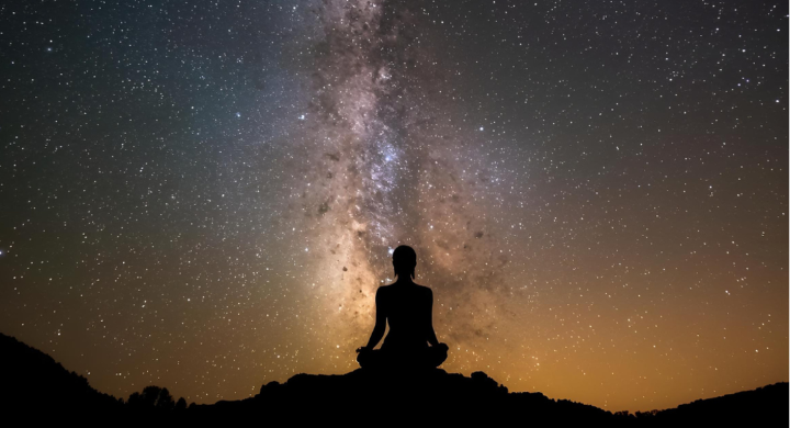 L’astrologie et la pleine conscience : se reconnecter à soi par les astres