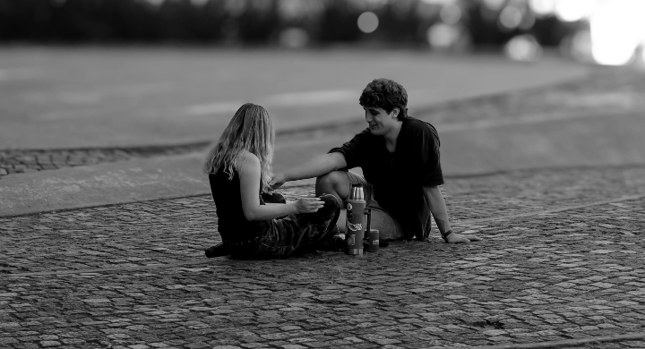 Les 5 erreurs qui tuent l’attirance au début d’une relation