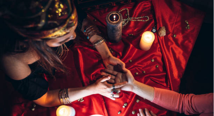 Voyance par téléphone vs en face à face : quelles différences ?