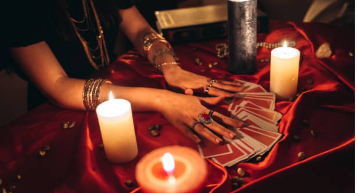 Tarot et psychologie : Comment utiliser la carte de l'Ombre pour surmonter ses blocages inconscients